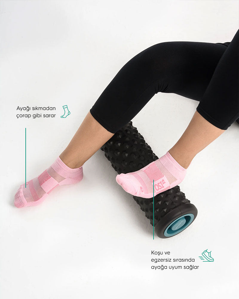 TA4 Thin Air Spor Çorabının ayakta kullanımı
